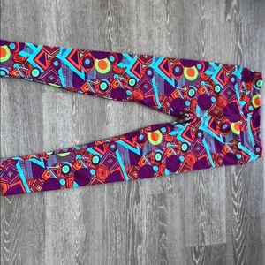 Fun patterned leggings, never worn